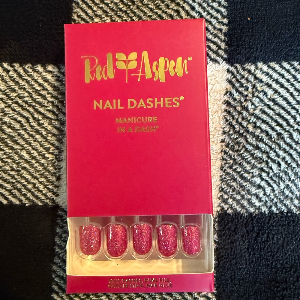 Red Aspen Nail Dashes - Hot to Trot, Trish
